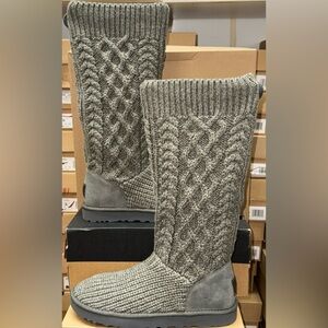 UGG CLASSIC CARDI CABLED KNIT